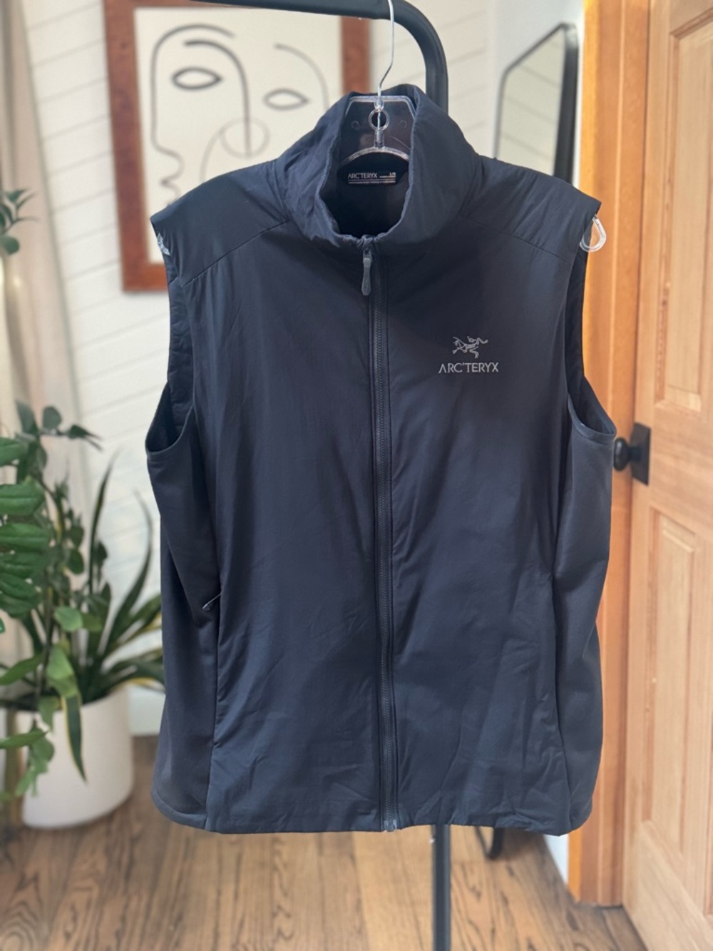 Arc'teryx Women’s Black Vest | Size: Large - Picture 3 of 11